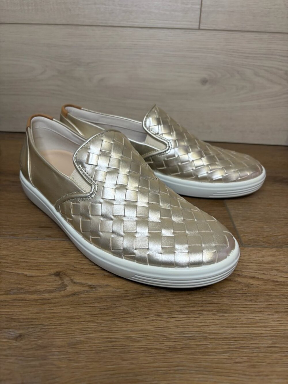 ECCO Soft 7 Shoes Slip On Loafers Pure White Gold Size 9-9.5